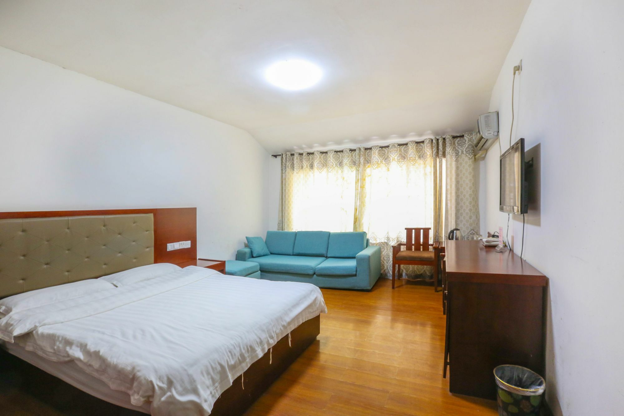 Yuetu Express Hotel Улинъюань Экстерьер фото